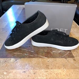 Women’s SZ 8.5 LOFT Black Suede Platform Sneakers